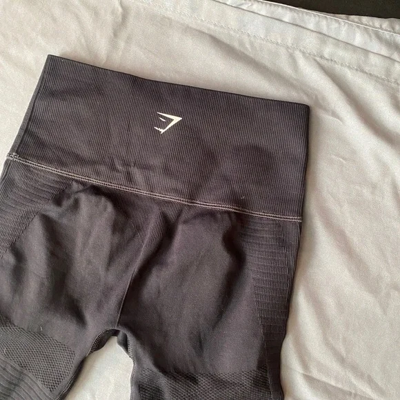 Gymshark black energy seamless butt lift perforated leggings size XS - Picture 2 of 6